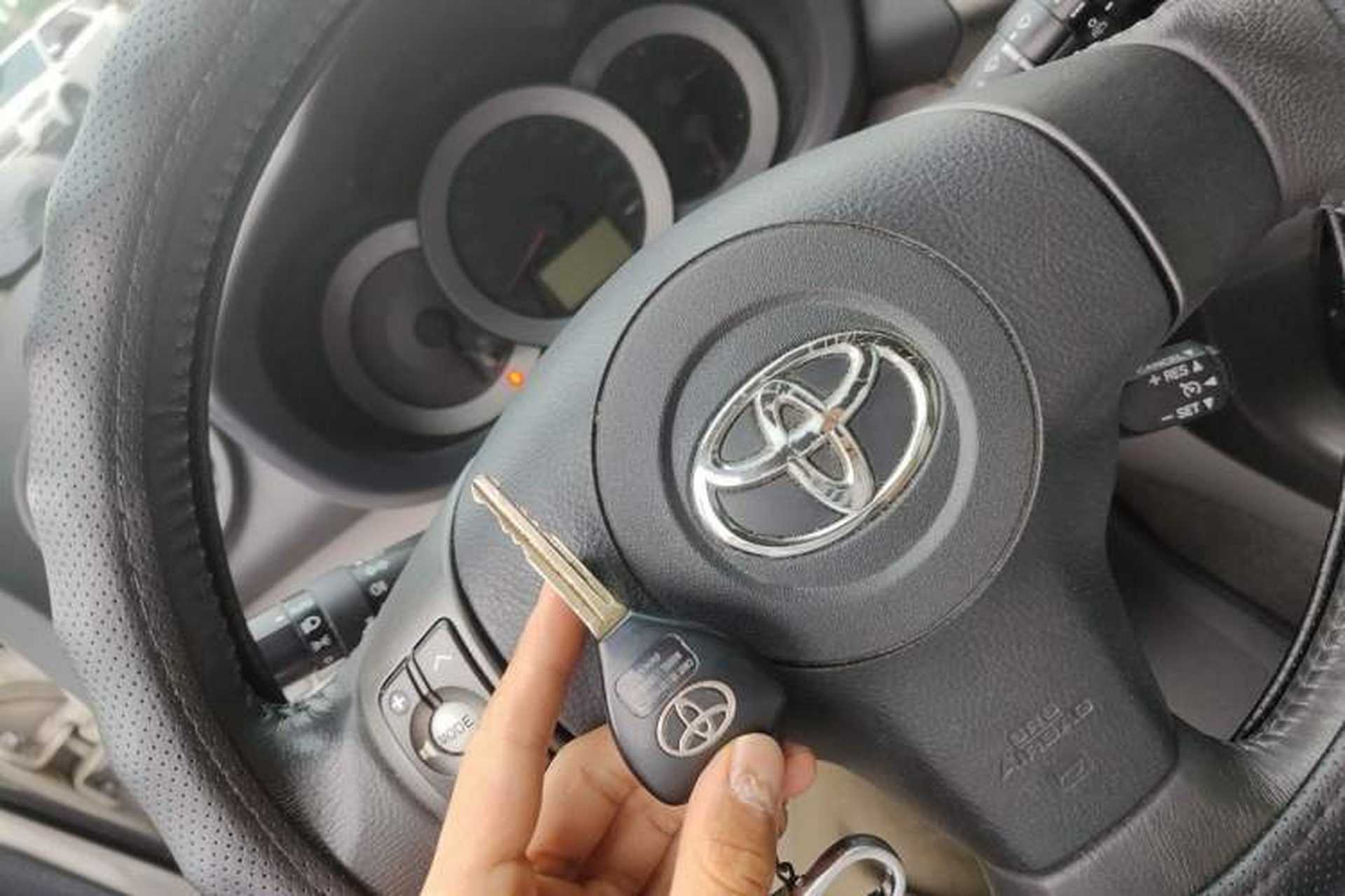 Used Toyota RAV4 2009 2.0L Automatic Luxury Edition Vehicle Key