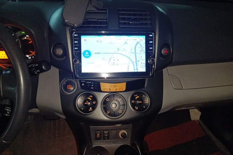 Used Toyota RAV4 2009 2.4L Automatic Luxury Edition Audio And AC Panel