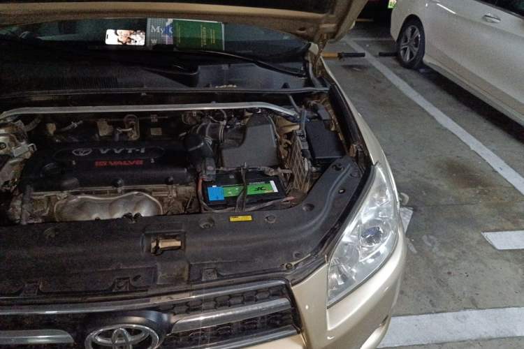 Used Toyota RAV4 2009 2.4L Automatic Luxury Edition Engine Bay Left