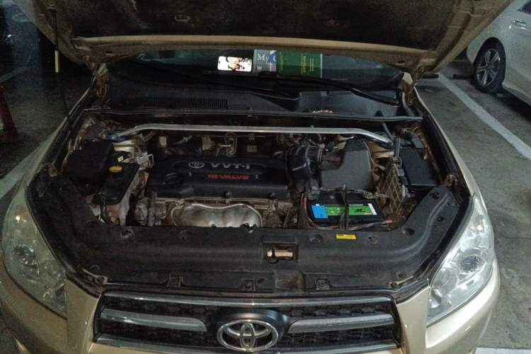 Used Toyota RAV4 2009 2.4L Automatic Luxury Edition Engine Bay