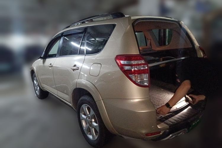 Used Toyota RAV4 2009 2.4L Automatic Luxury Edition Rear Left 45 Deg