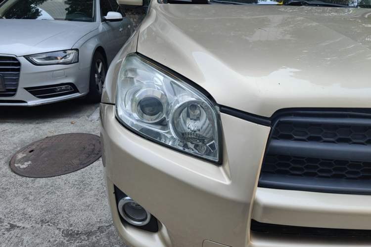 Used Toyota RAV4 2009 2.0L Automatic Classic Edition Right Front Headlight