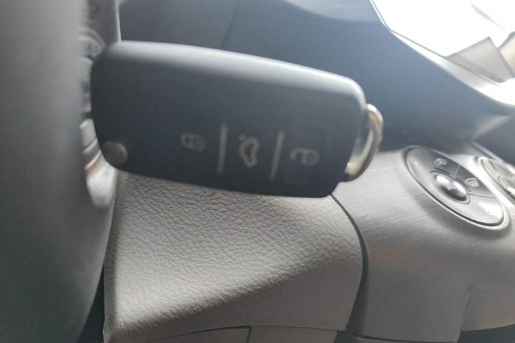 Used Toyota RAV4 2009 2.0L Automatic Classic Edition Vehicle Key