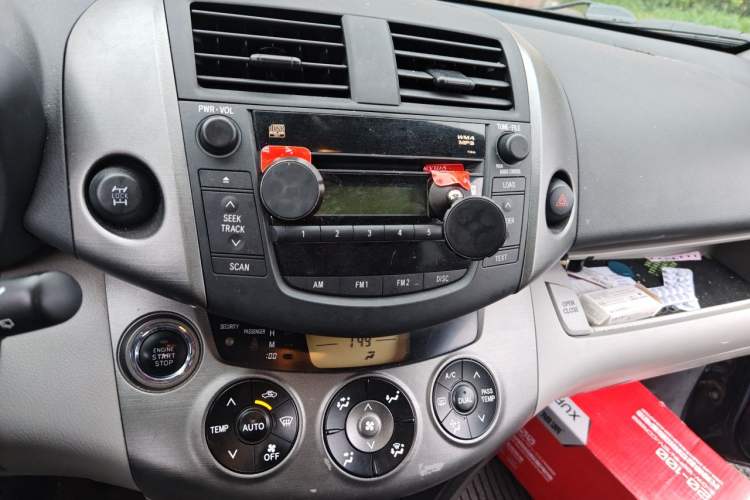 Used Toyota RAV4 2010 2.4L Automatic Deluxe Upgrade Edition Audio And AC Panel