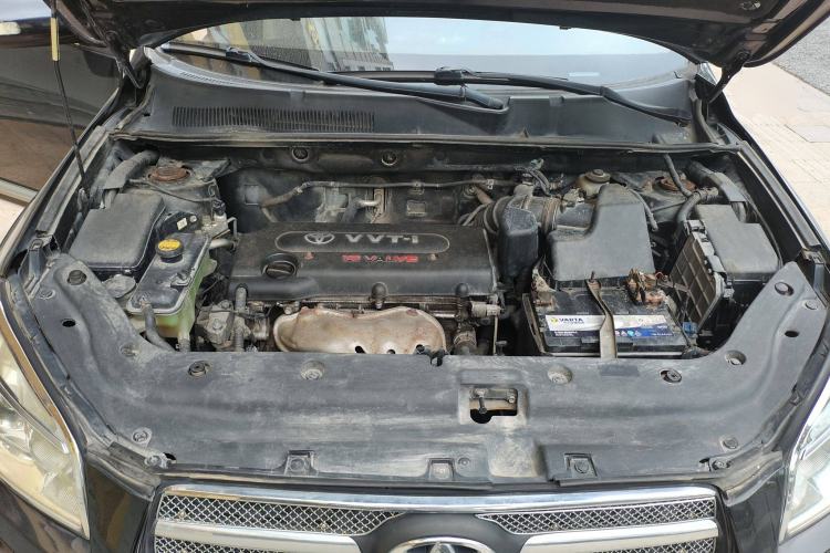 Used Toyota RAV4 2010 2.0L Automatic Deluxe Upgrade Edition Engine Bay