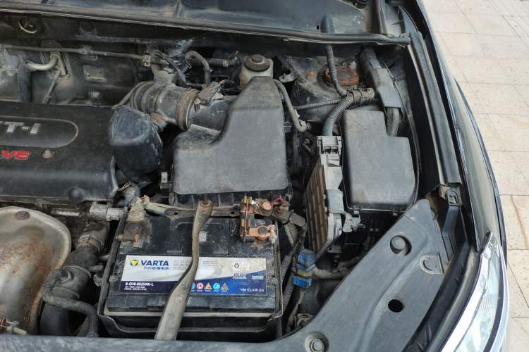 Used Toyota RAV4 2010 2.0L Automatic Deluxe Upgrade Edition Engine Bay Left