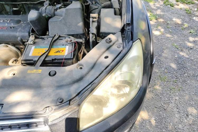 Used Toyota RAV4 2010 2.4L Automatic Deluxe Upgrade Edition Engine Bay Left