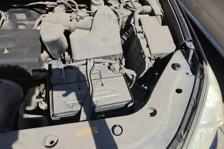 Used Toyota RAV4 2010 2.4L Automatic Deluxe Upgrade Edition Engine Bay Left