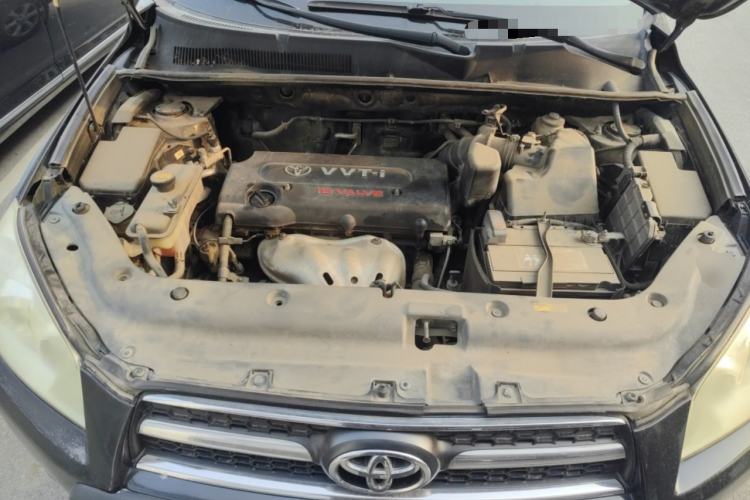 Used Toyota RAV4 2010 2.4L Automatic Deluxe Upgrade Edition Engine Bay