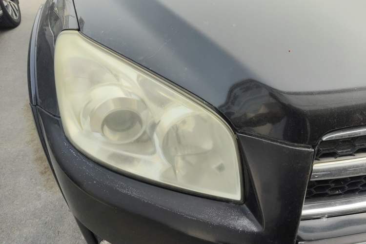 Used Toyota RAV4 2010 2.4L Automatic Deluxe Upgrade Edition Exterior 6
