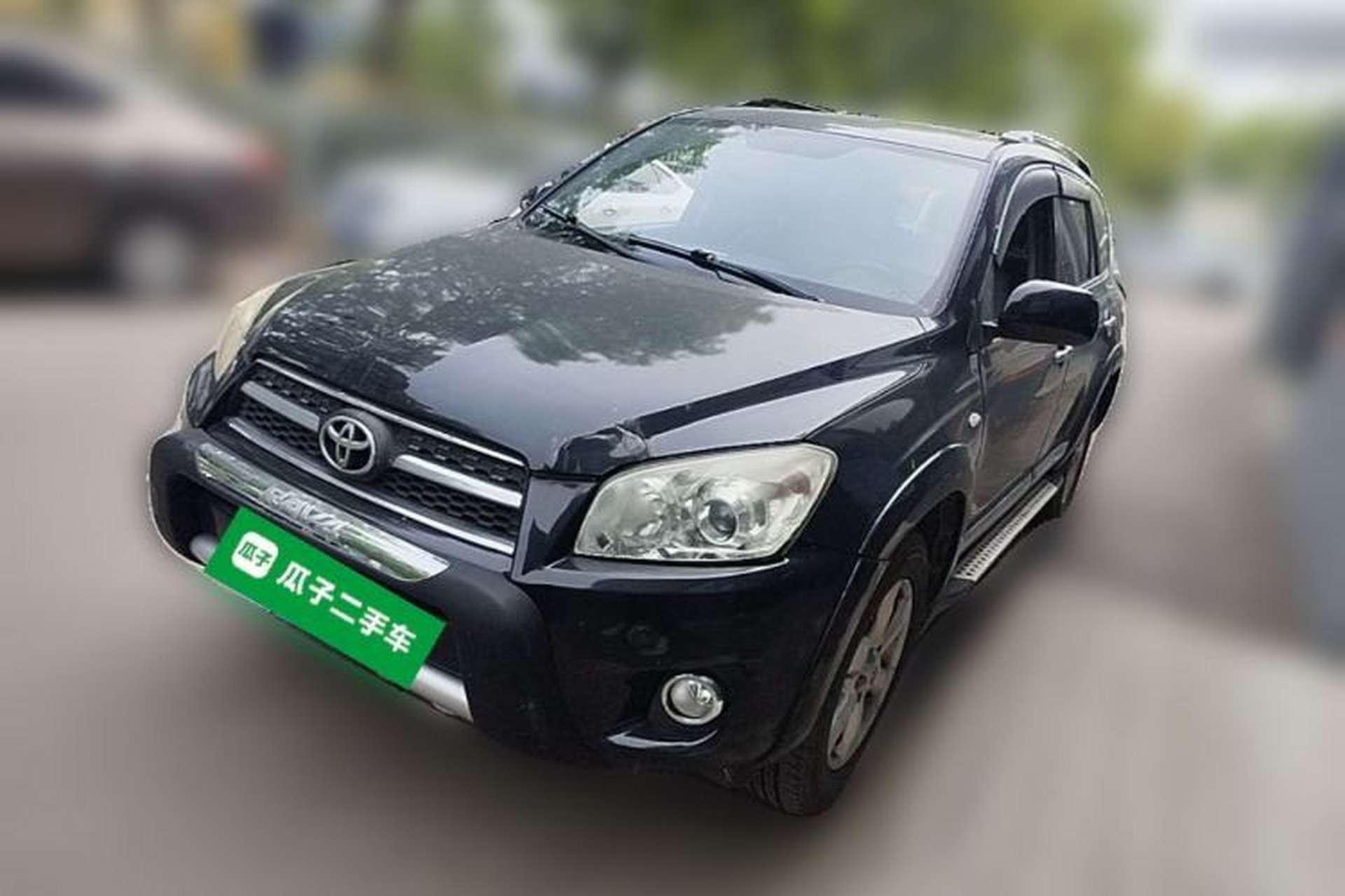 Used Toyota RAV4 2010 2.4L Automatic Deluxe Upgrade Edition Front Left 45 Deg