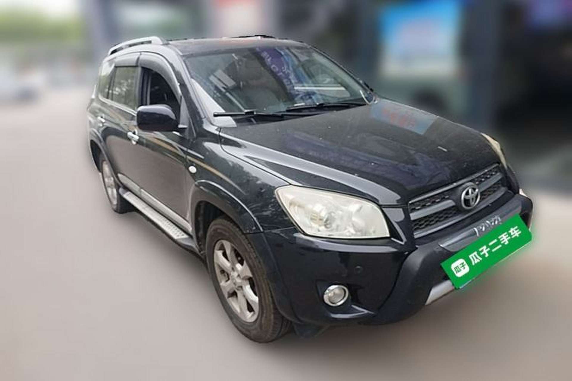 Used Toyota RAV4 2010 2.4L Automatic Deluxe Upgrade Edition Front Right 45 Deg