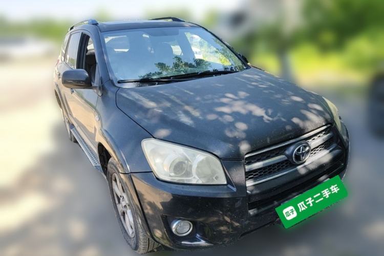 Used Toyota RAV4 2010 2.4L Automatic Deluxe Upgrade Edition Front Right 45 Deg