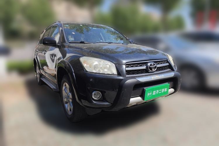 Used Toyota RAV4 2010 2.4L Automatic Deluxe Upgrade Edition Front Right 45 Deg