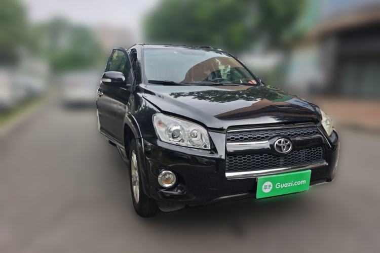 Used Toyota RAV4 2010 2.4L Automatic Deluxe Upgrade Edition Front Right 45 Deg