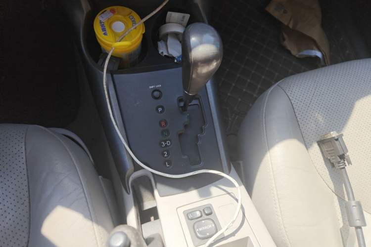 Used Toyota RAV4 2010 2.4L Automatic Deluxe Upgrade Edition Gear Lever