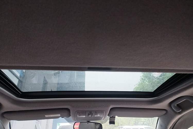 Used Toyota RAV4 2010 2.4L Automatic Deluxe Upgrade Edition Headliner