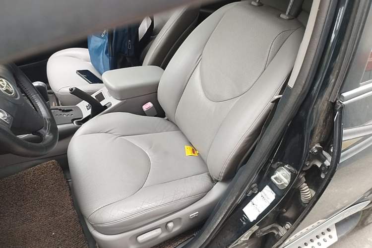 Used Toyota RAV4 2010 2.4L Automatic Deluxe Upgrade Edition Left Front Seat