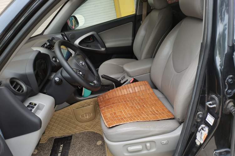 Used Toyota RAV4 2010 2.0L Automatic Deluxe Upgrade Edition Left Front Seat