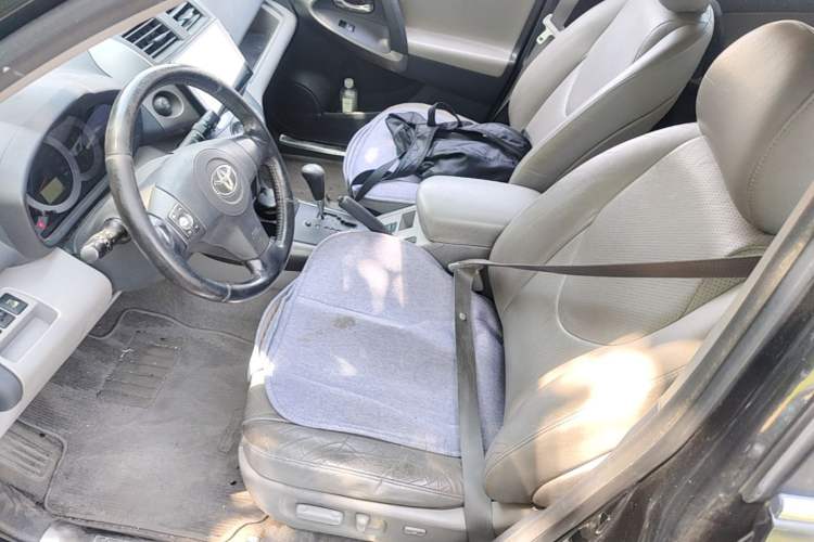 Used Toyota RAV4 2010 2.4L Automatic Deluxe Upgrade Edition Left Front Seat