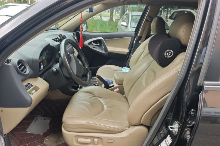 Used Toyota RAV4 2010 2.4L Automatic Deluxe Upgrade Edition Left Front Seat