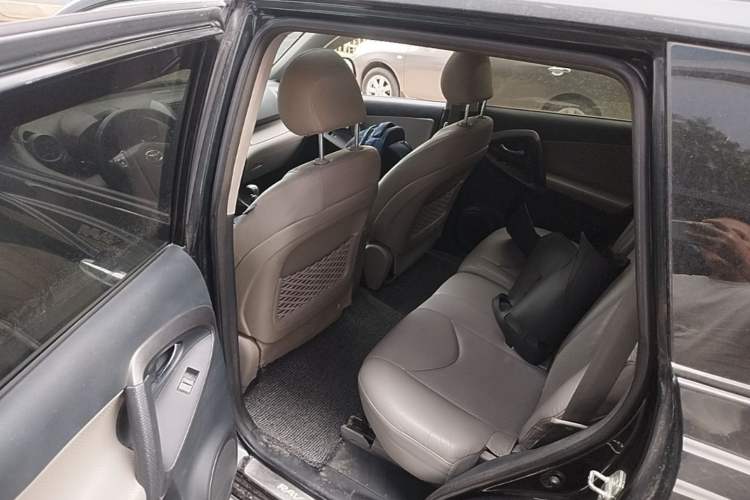 Used Toyota RAV4 2010 2.4L Automatic Deluxe Upgrade Edition Left Rear Seat