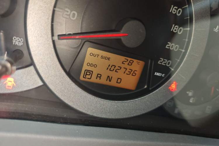 Used Toyota RAV4 2010 2.4L Automatic Deluxe Upgrade Edition Odometer Close Up