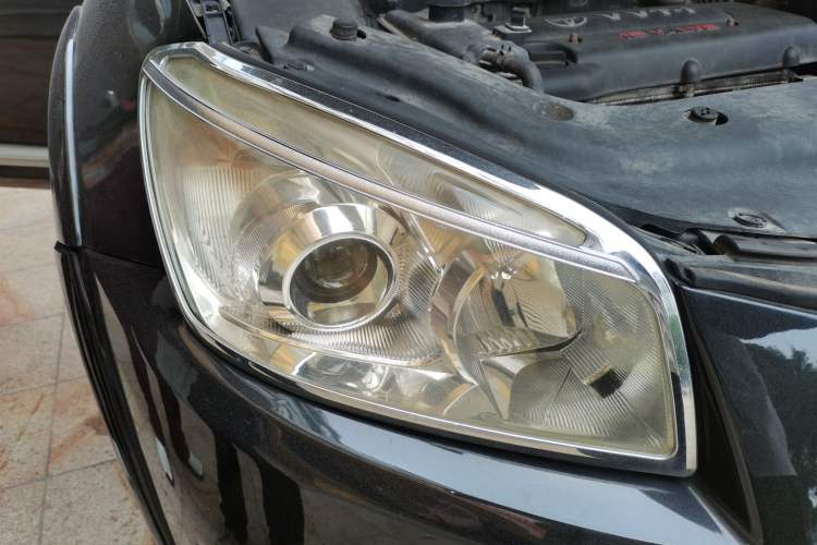 Used Toyota RAV4 2010 2.0L Automatic Deluxe Upgrade Edition Right Front Headlight