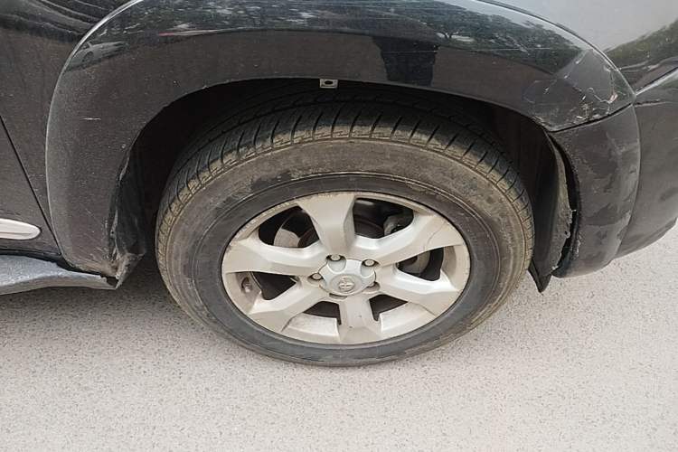 Used Toyota RAV4 2010 2.4L Automatic Deluxe Upgrade Edition Right Front Wheel Hub