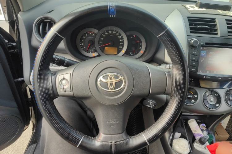 Used Toyota RAV4 2010 2.4L Automatic Deluxe Upgrade Edition Steering Wheel