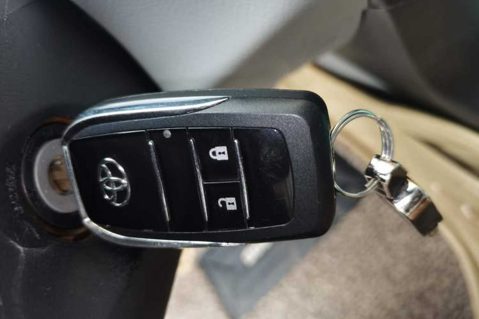 Used Toyota RAV4 2010 2.0L Automatic Deluxe Upgrade Edition Vehicle Key