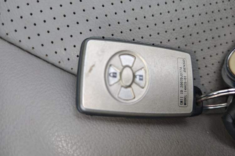 Used Toyota RAV4 2010 2.4L Automatic Deluxe Upgrade Edition Vehicle Key