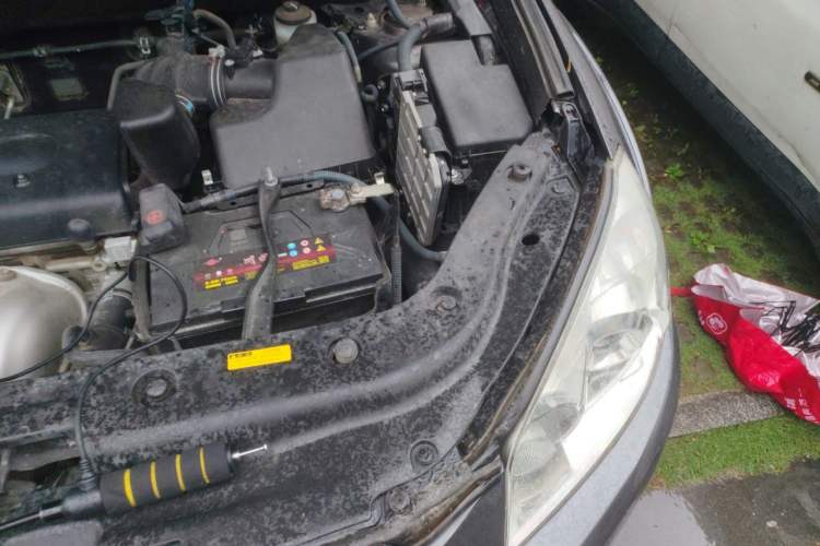 Used Toyota RAV4 2010 2.4L Automatic Deluxe Upgrade Edition Engine Bay Left