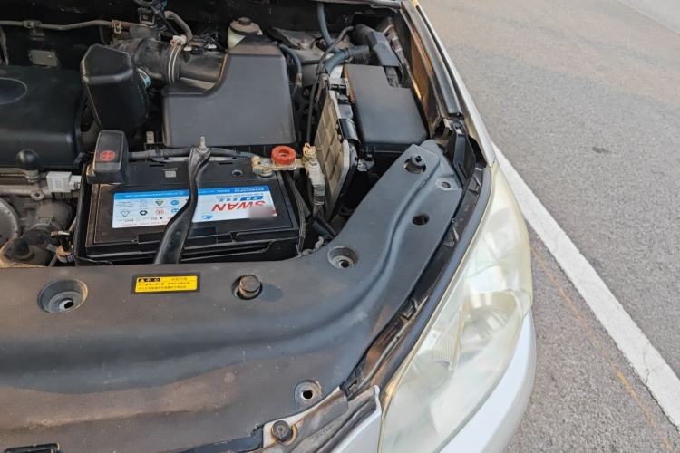 Used Toyota RAV4 2010 2.0L Automatic Deluxe Upgrade Edition Engine Bay Left