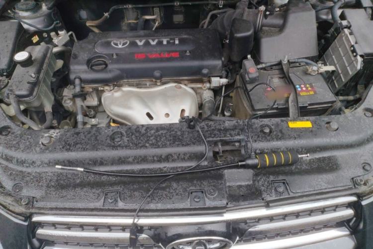 Used Toyota RAV4 2010 2.4L Automatic Deluxe Upgrade Edition Engine Bay