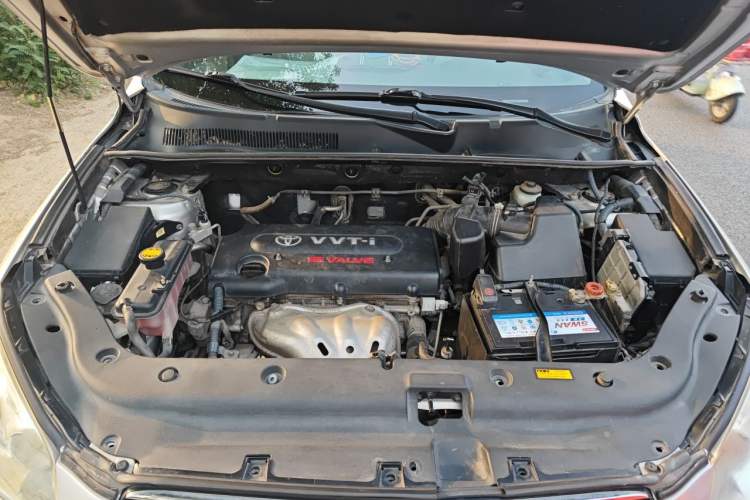 Used Toyota RAV4 2010 2.0L Automatic Deluxe Upgrade Edition Engine Bay