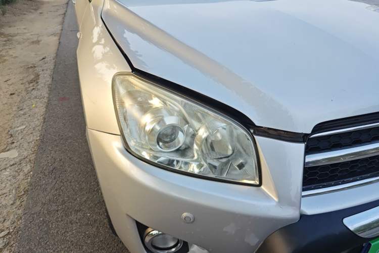 Used Toyota RAV4 2010 2.0L Automatic Deluxe Upgrade Edition Right Front Headlight
