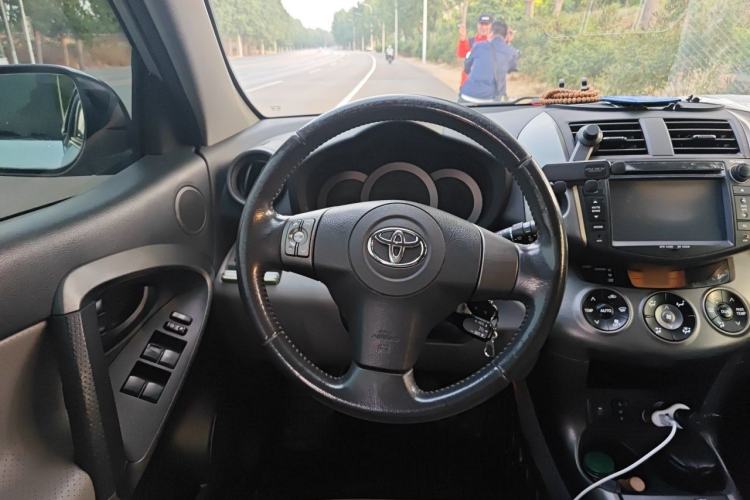 Used Toyota RAV4 2010 2.0L Automatic Deluxe Upgrade Edition Steering Wheel
