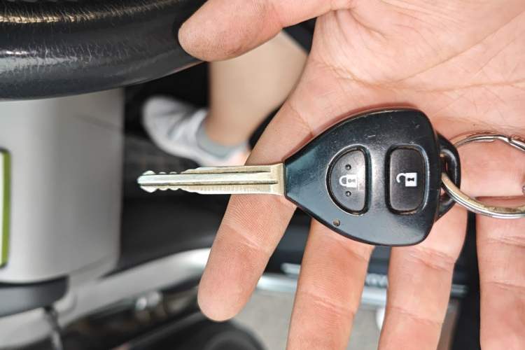 Used Toyota RAV4 2010 2.0L Automatic Deluxe Upgrade Edition Vehicle Key