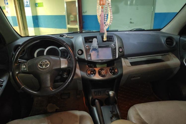 Used Toyota RAV4 2010 2.0L Automatic Deluxe Upgrade Edition Center Console