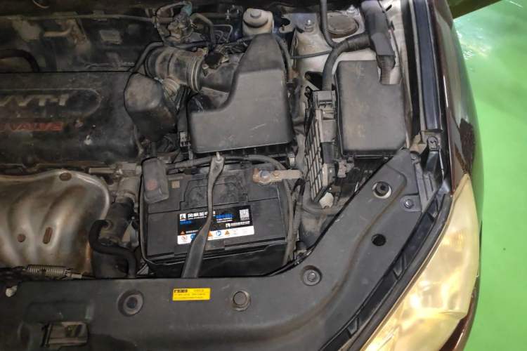 Used Toyota RAV4 2010 2.0L Automatic Deluxe Upgrade Edition Engine Bay Left