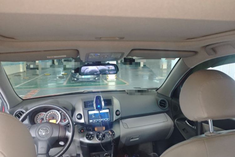 Used Toyota RAV4 2010 2.4L Automatic Deluxe Upgrade Edition Headliner