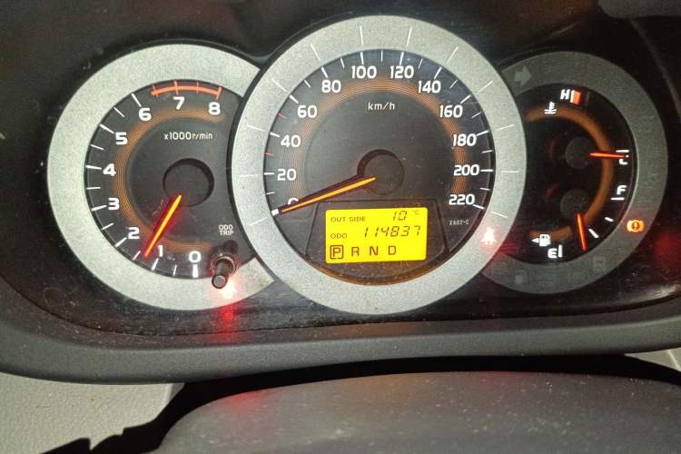 Used Toyota RAV4 2010 2.0L Automatic Deluxe Upgrade Edition Odometer Close Up