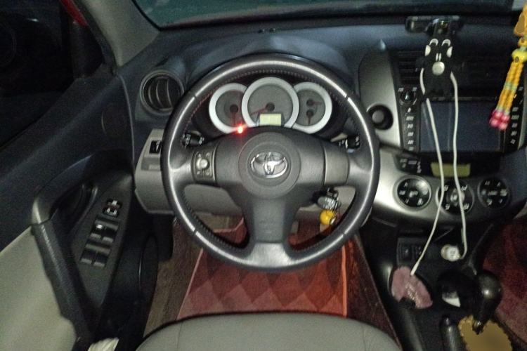 Used Toyota RAV4 2010 2.0L Automatic Deluxe Upgrade Edition Steering Wheel