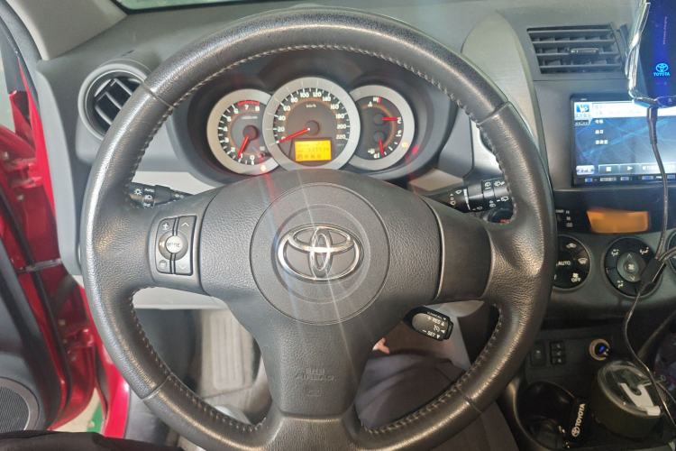 Used Toyota RAV4 2010 2.4L Automatic Deluxe Upgrade Edition Steering Wheel