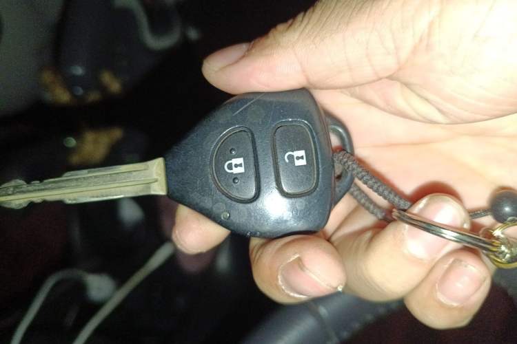 Used Toyota RAV4 2010 2.0L Automatic Deluxe Upgrade Edition Vehicle Key