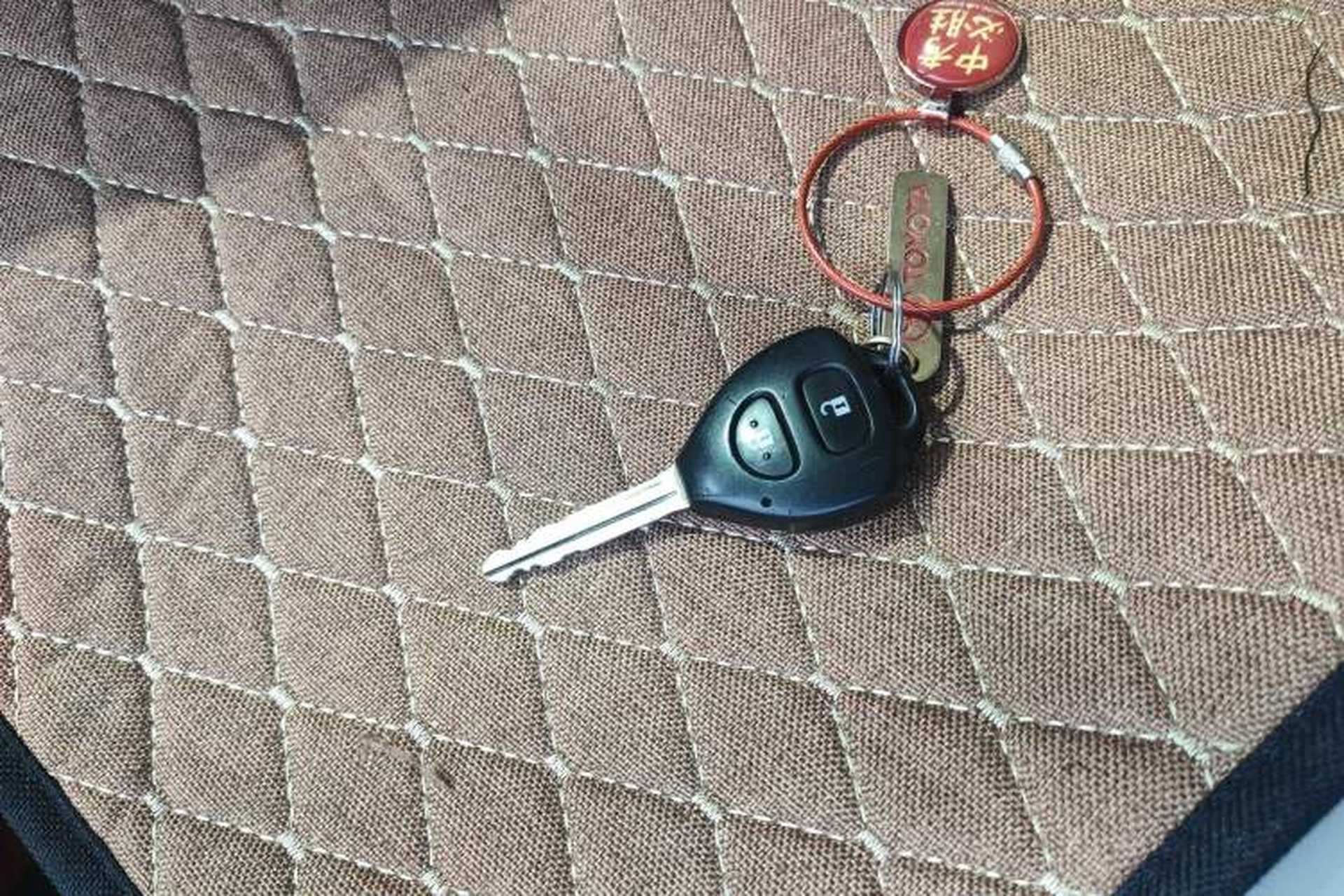 Used Toyota RAV4 2010 2.0L Automatic Deluxe Upgrade Edition Vehicle Key