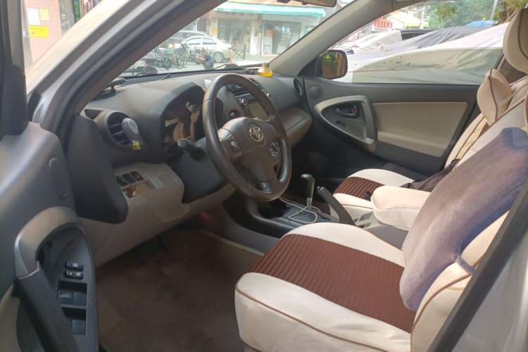 Used Toyota RAV4 2010 2.0L Automatic Deluxe Upgrade Edition Driver Seat