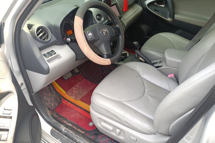 Used Toyota RAV4 2010 2.4L Automatic Deluxe Upgrade Edition Driver Seat
