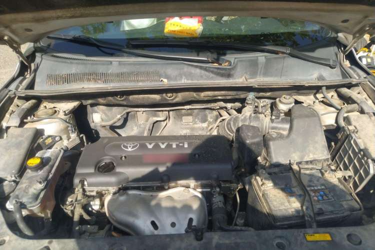 Used Toyota RAV4 2010 2.4L Automatic Deluxe Upgrade Edition Engine Bay